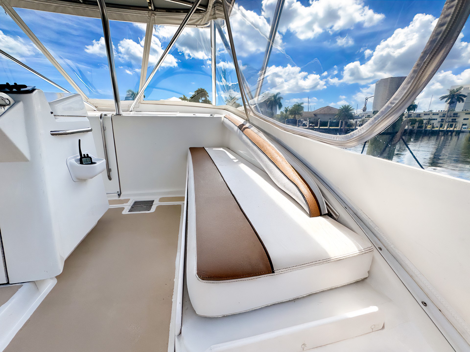 Yacht Photo 14